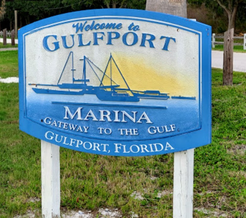 sign  of Welcome to Gulfport Marina